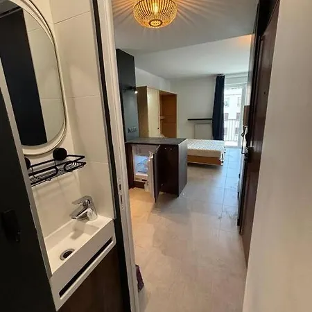 Apartment A 92 *