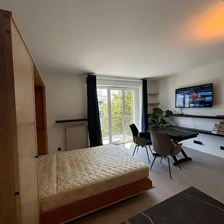 Apartment A 92 *