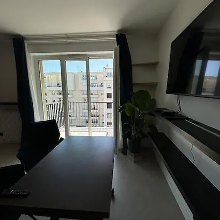 Apartment A 92 *