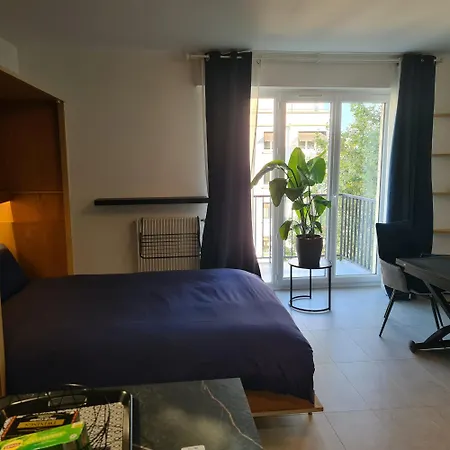 Apartman A 92 Courbevoie